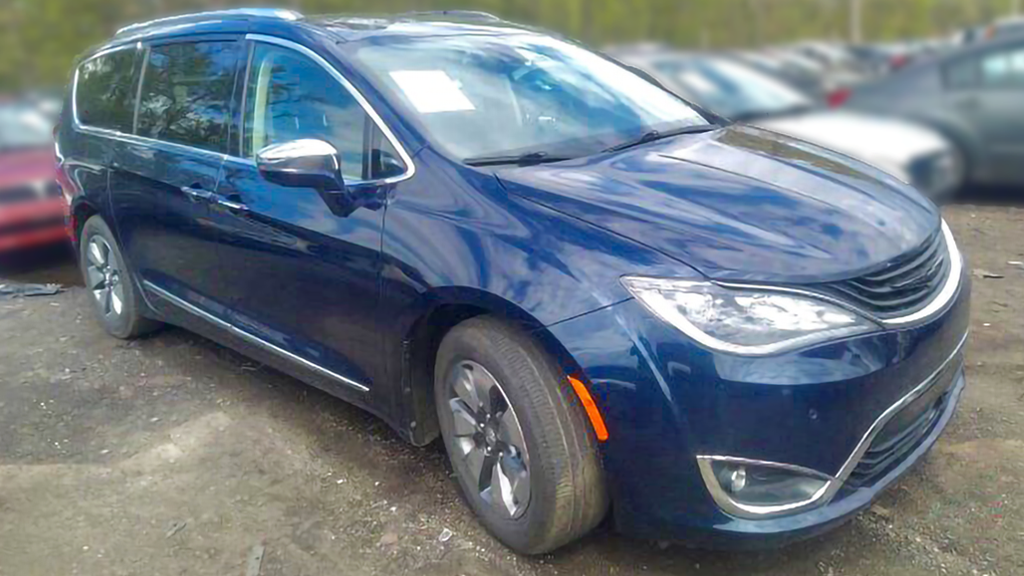 Buy Chrysler Pacifica 2018