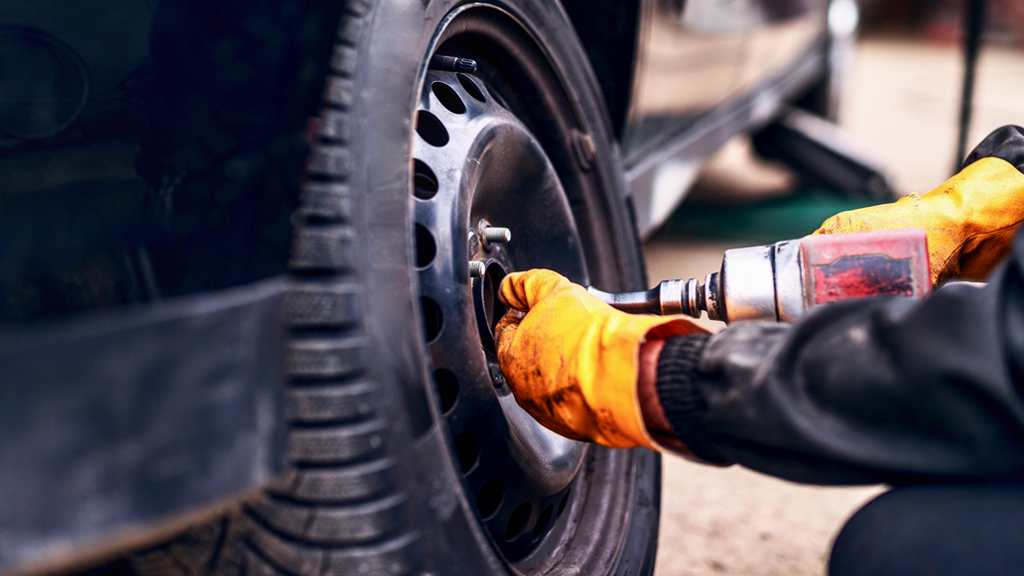 How To Replace a Flat Tire Stepbystep Guide Salvagebid