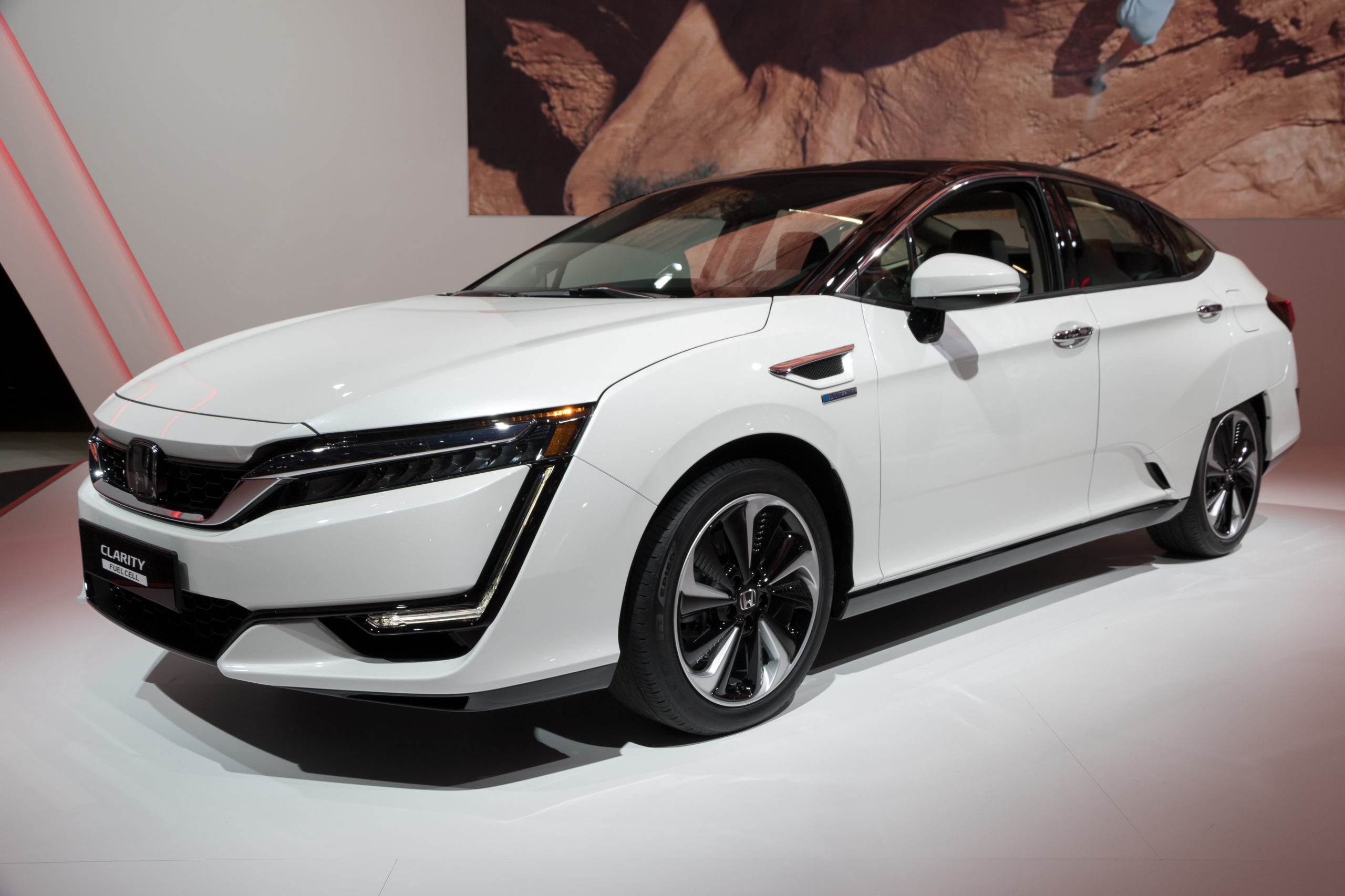 Why the 2021 Honda Clarity Should Be on Your Shortlist - Salvagebid